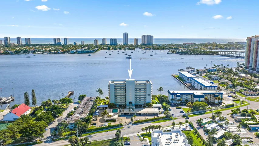 3040 Lake Shore Dr unit 903-27