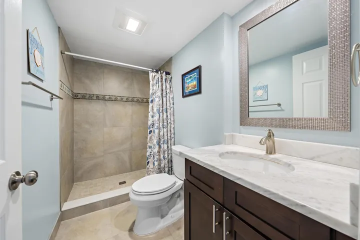 3040 Lake Shore Dr unit 903-16