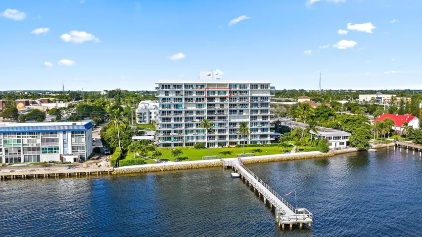 3040 Lake Shore Dr unit 903-33