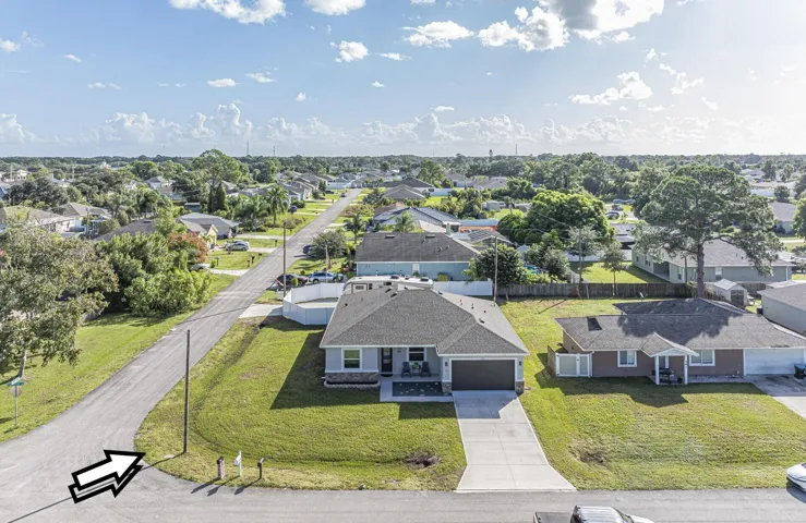 571 CHARLOTTA SE Avenue, Palm Bay, FL 32909