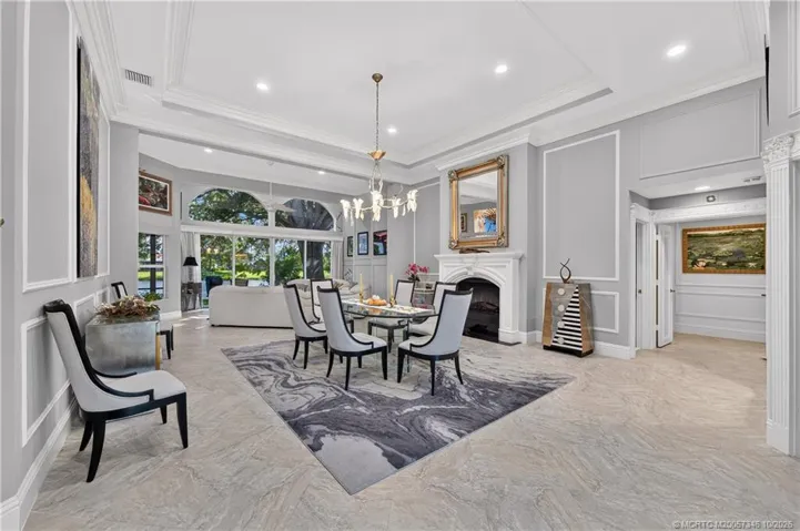 Living Room/Formal Dining