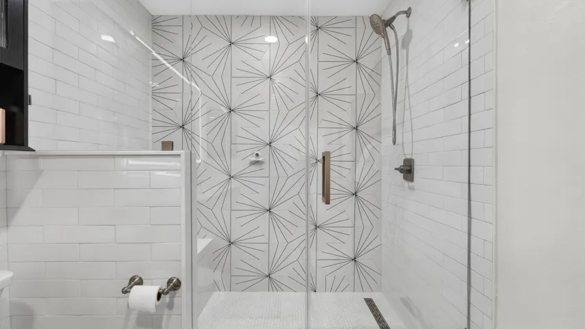 24-primary-shower-DSC03943