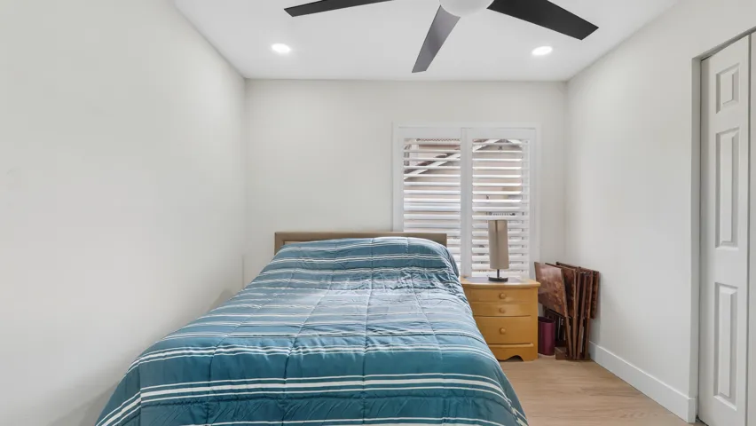 27-bedroom-blue-2-DSC03956