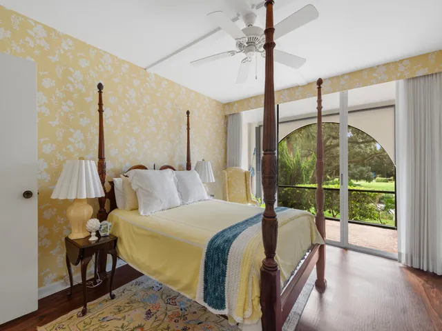 Cheery 2nd bedroom