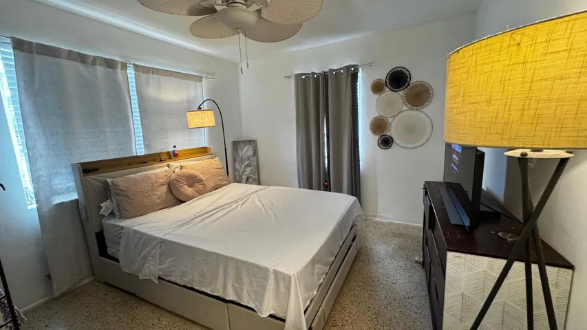 FOR SALE 1070 NE 143RD9