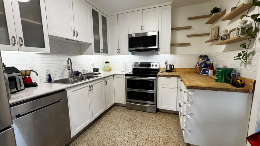 FOR SALE 1070 NE 143RD3