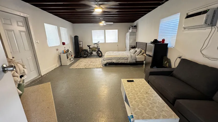 FOR SALE 1070 NE 143RD ST5