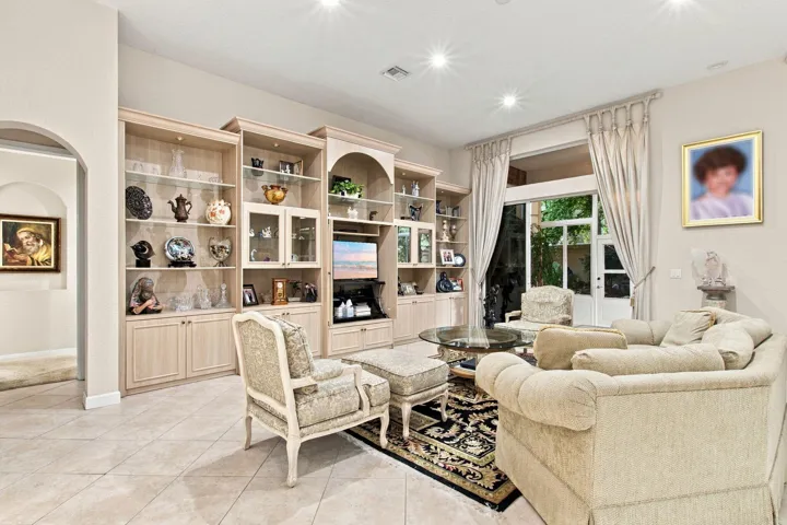 7-web-or-mls-10161-ravenna-way