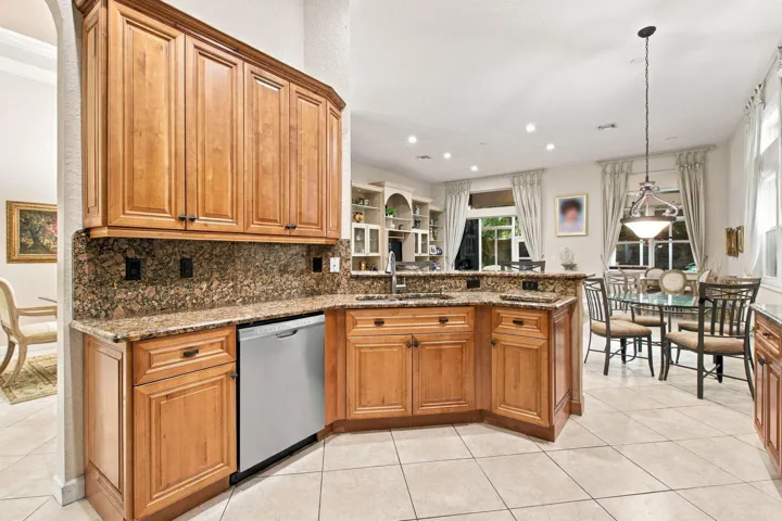 9-web-or-mls-10161-ravenna-way