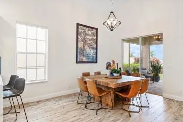 43 Pinnacle-Dining