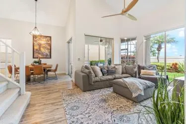 43 Pinnacle-Living Room
