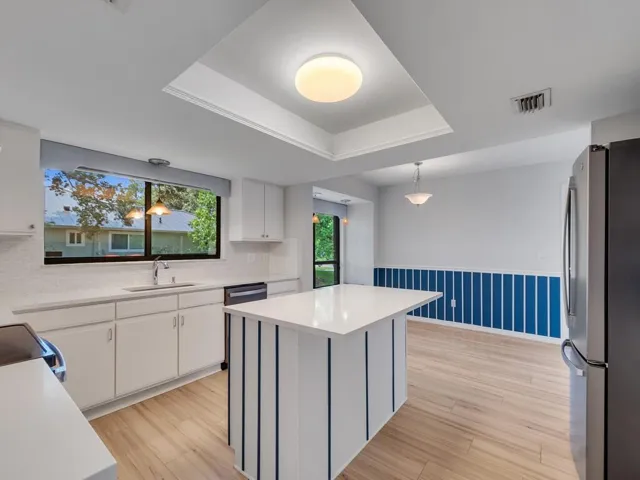 KITCHEN VIEW TOP NOOK