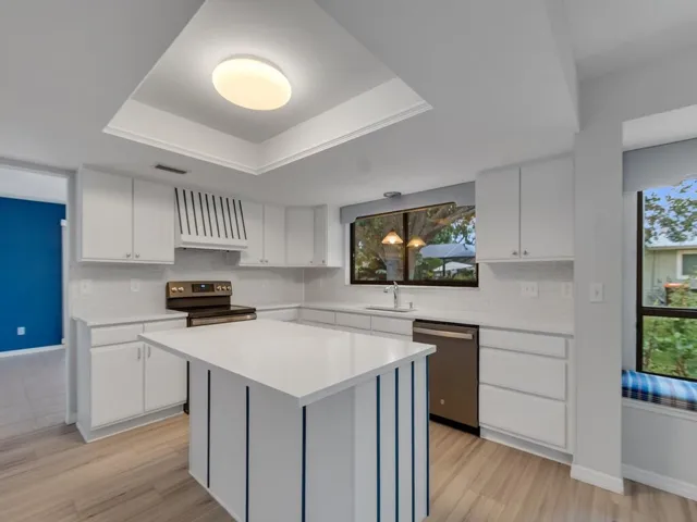 RECESSED CEILING IN KITCHEN