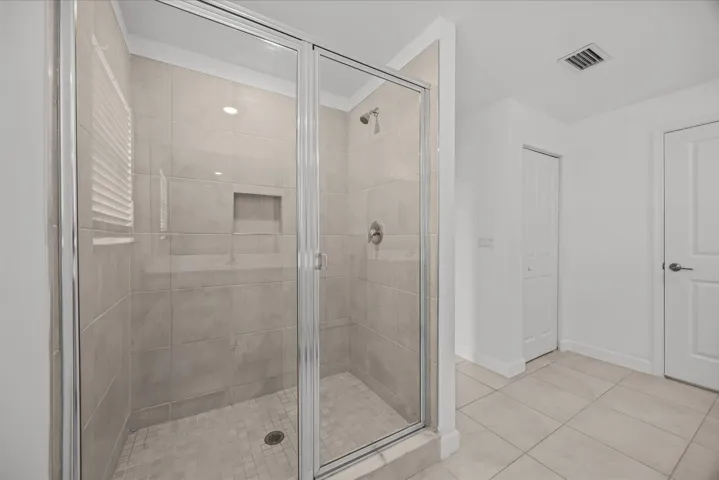 Master' Bathroom