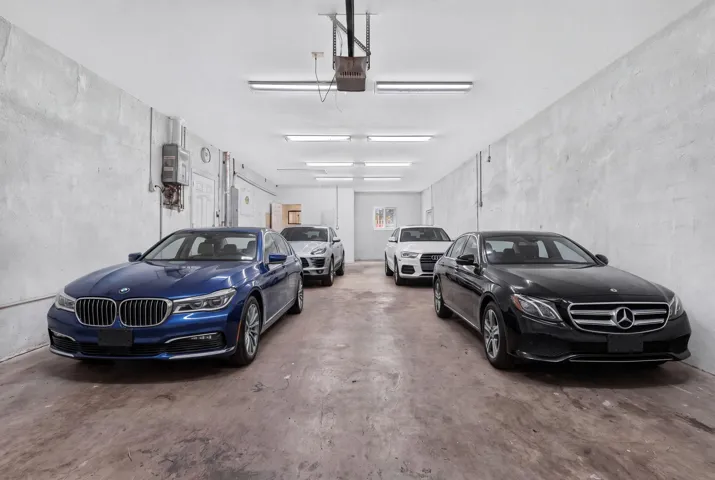 Car enthusiasts - storage for 4 cars