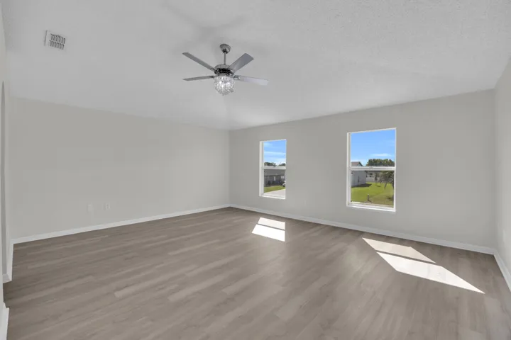 24_2824 corrigan dr-20
