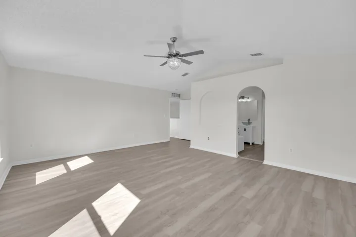 25_2824 corrigan dr-21
