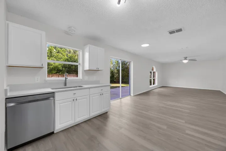 20_2824 corrigan dr-16