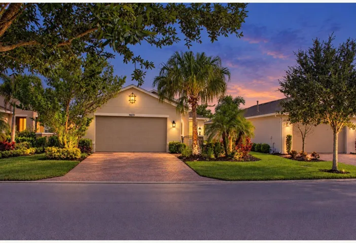 02_DE_Twilight_exterior