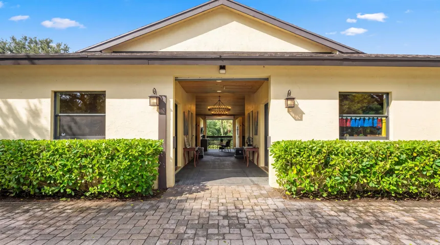 053-4980 Stables Way