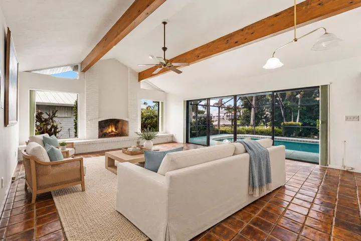 4-web-or-mls-64B510BD-86FB-4E8A-9787-C30