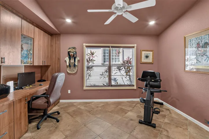 Den Office