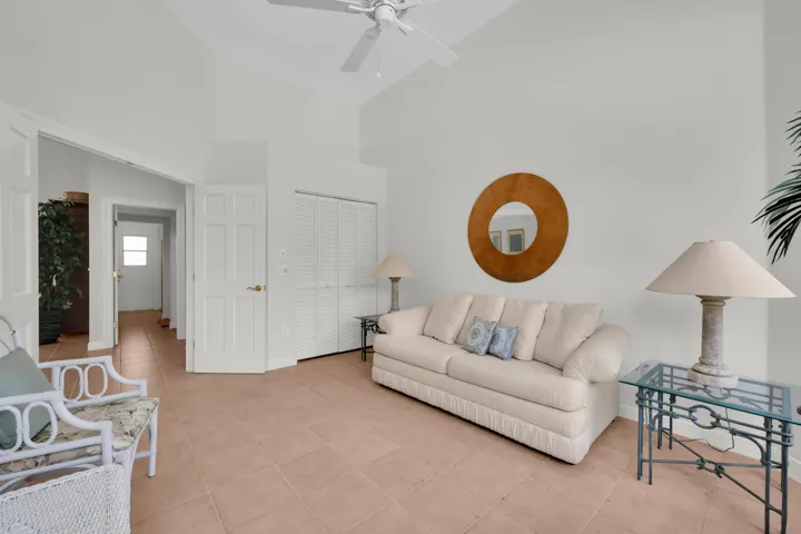 Bedroom /Den