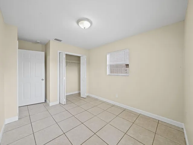 16 Guest Bedroom B (3)