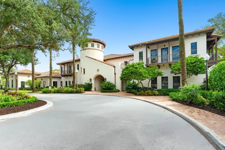 117-17963LakeAzureWay-BocaRaton-FL-33496