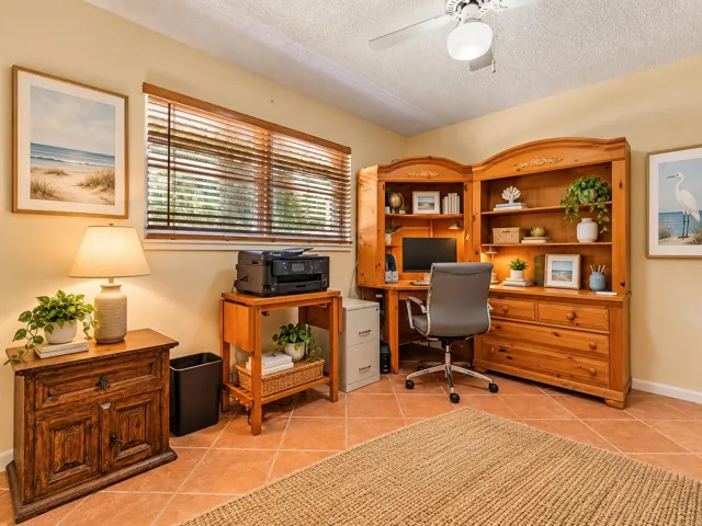 17886 Bridle- Office