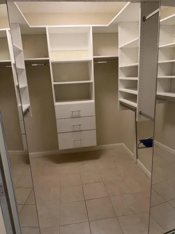 Walk in closet