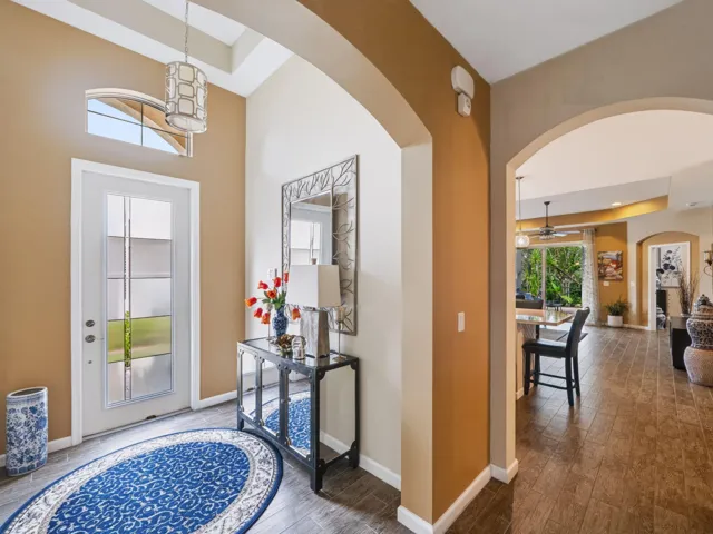 Foyer/Entry