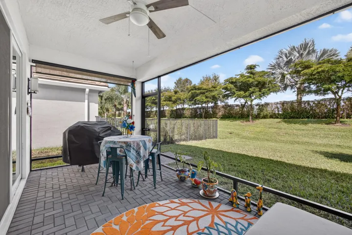 SCREENED IN PATIO