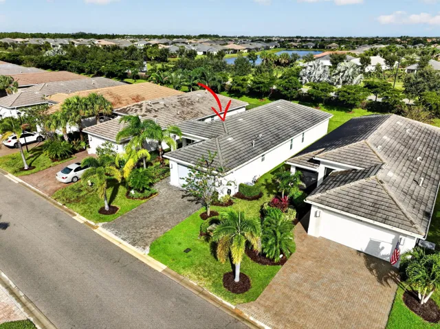 VALENCIA CAY-11864 SW WATERFORD ISLE WAY