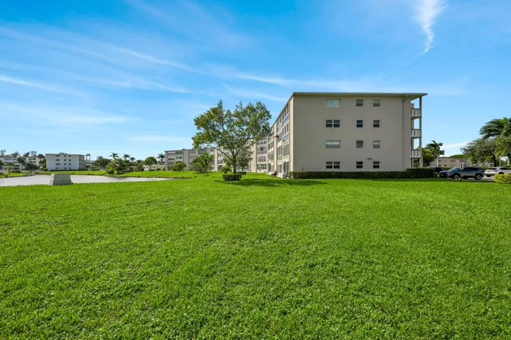 363 Wellington J West Palm Beach 00030