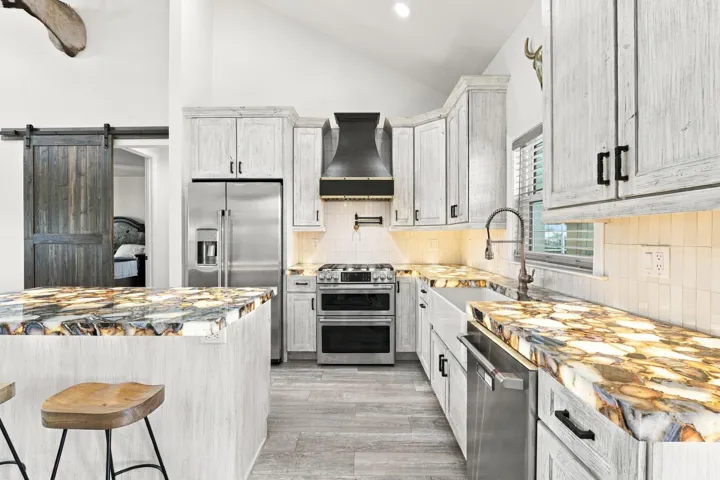 Modern Kitchen with Premium Finishes