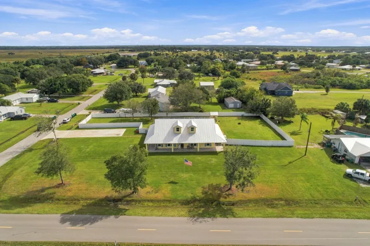 Peaceful Country Living in Okeechobee