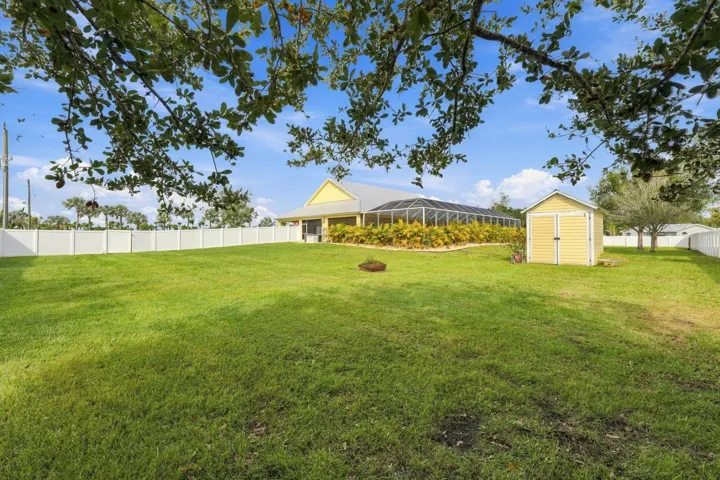 Peaceful Backyard with Mature Oak Trees