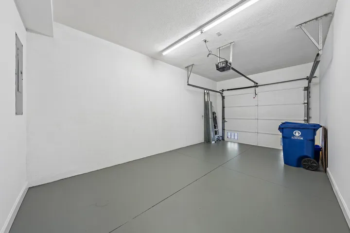 3277 E Community Dr-9