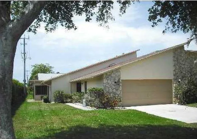 3225 nw 9th front