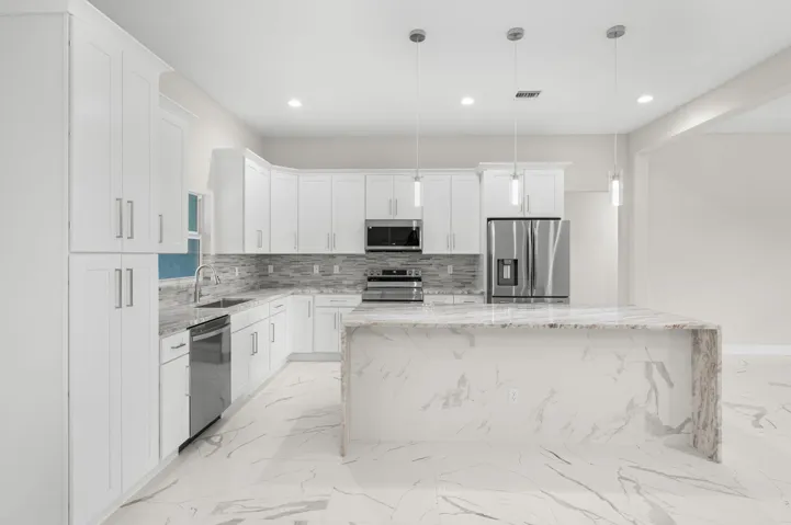 17-web-or-mls-1238 SW Milan Ln - 17