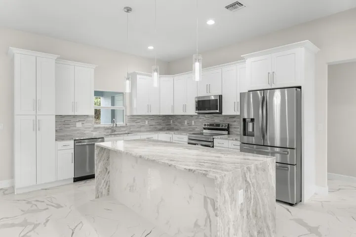 8-web-or-mls-1238 SW Milan Ln - 8