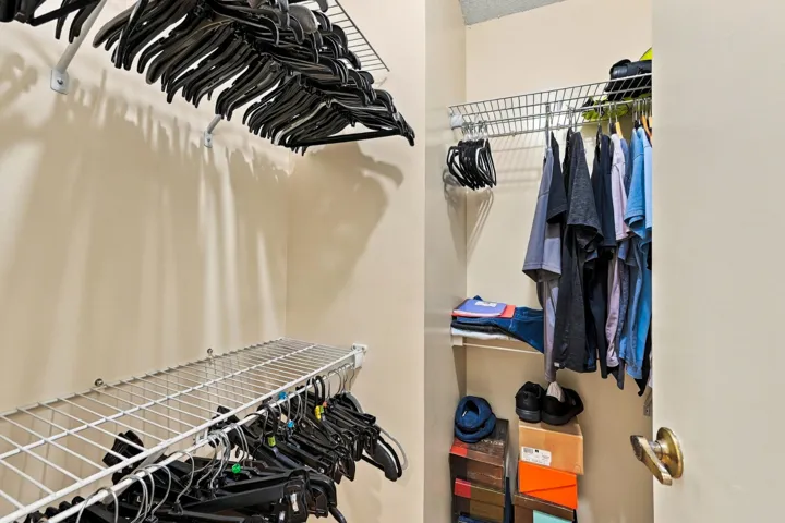 22_primary closet