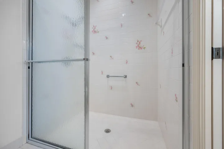 Primary shower