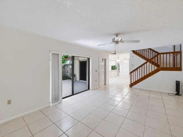 7-web-or-mls-3047-30th-ct-009