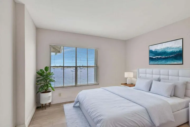 GUEST BED
