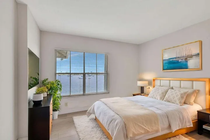 GUEST BED