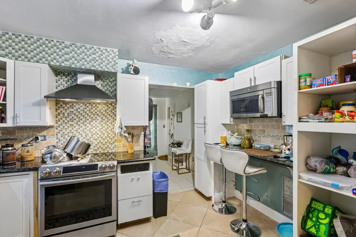 10-web-or-mls-NE 26th Ct-S3010-010