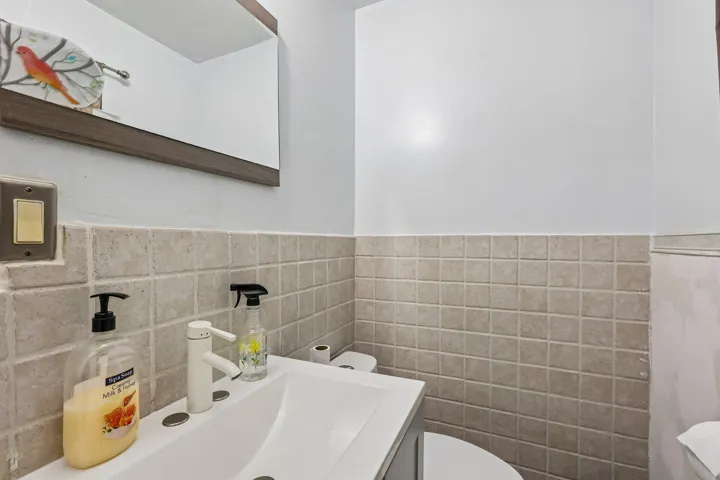 19-web-or-mls-NE 26th Ct-S3010-019