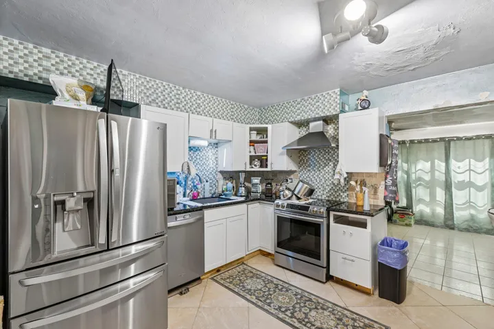 8-web-or-mls-NE 26th Ct-S3010-008